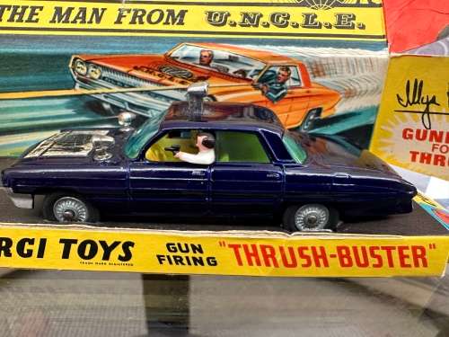 MAN FROM UNCLE GUN FIRING THRUSH BUSTER model road car + 2 figures CORGI 497